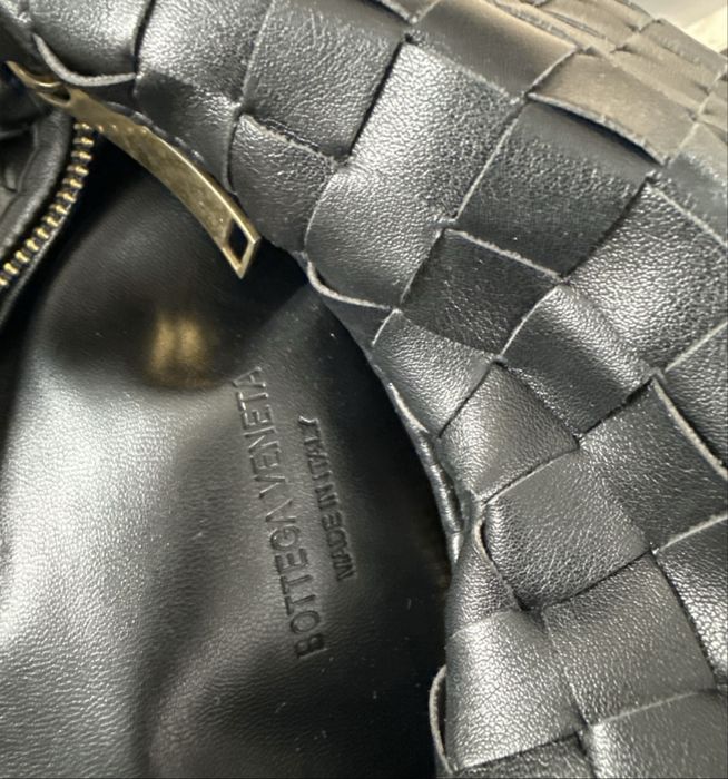 Czarna pleciona torebka bottega veneta