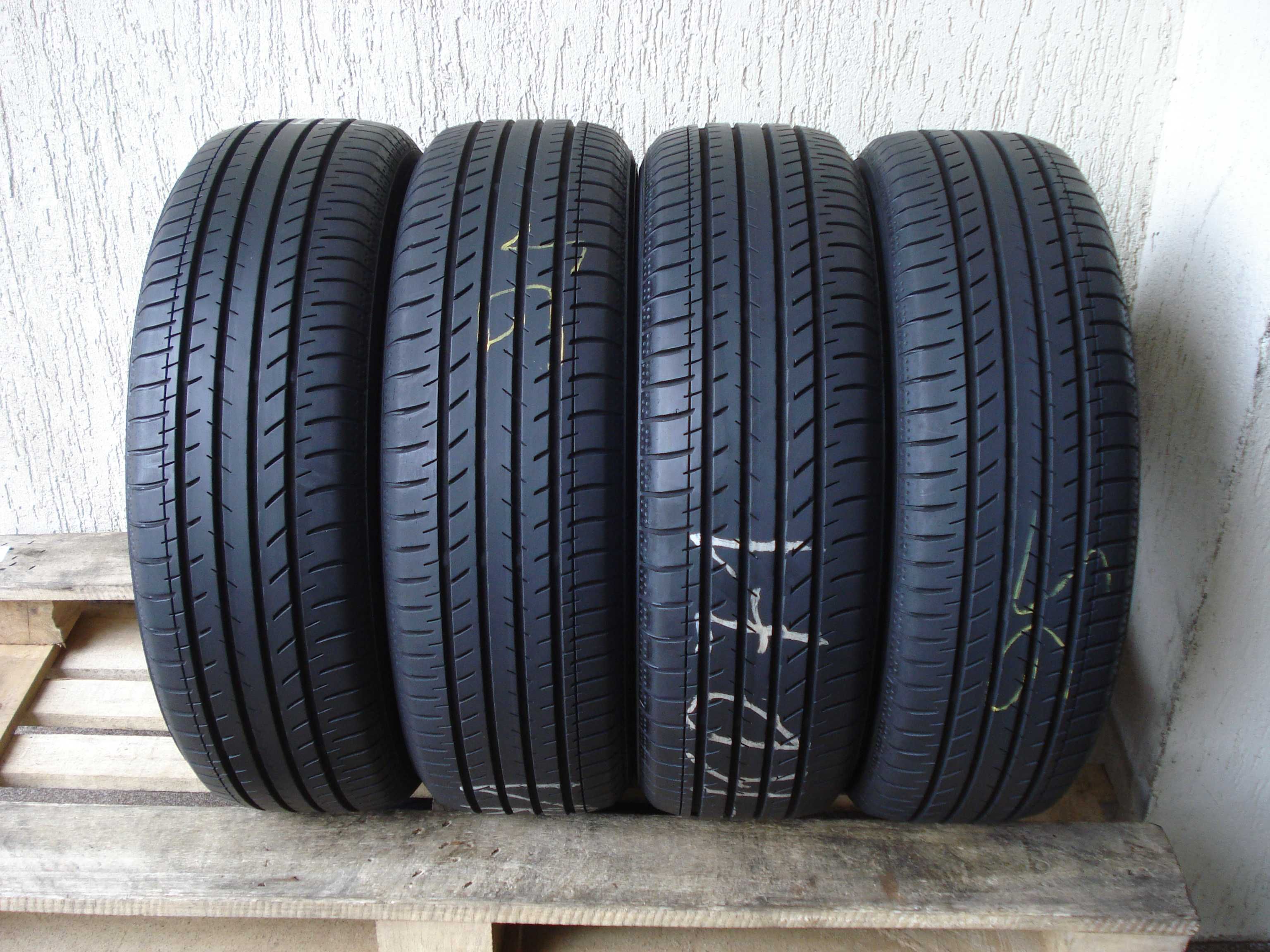 Yokohama BluEarth-GT  185/65 r 15  4 - sztuki letnie