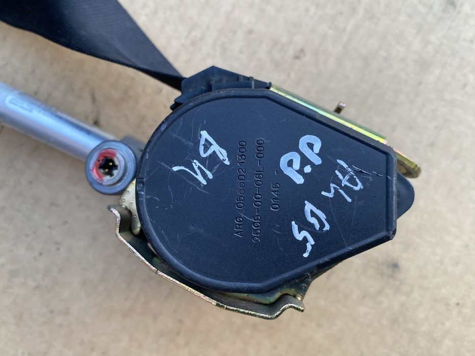 Audi a4b5 a4 b5 przed lift pas bezpieczenstwa prawy przod