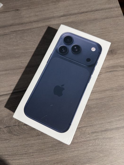 iPhone 17 Pro 256GB Azul 3 anos garantia + acessórios