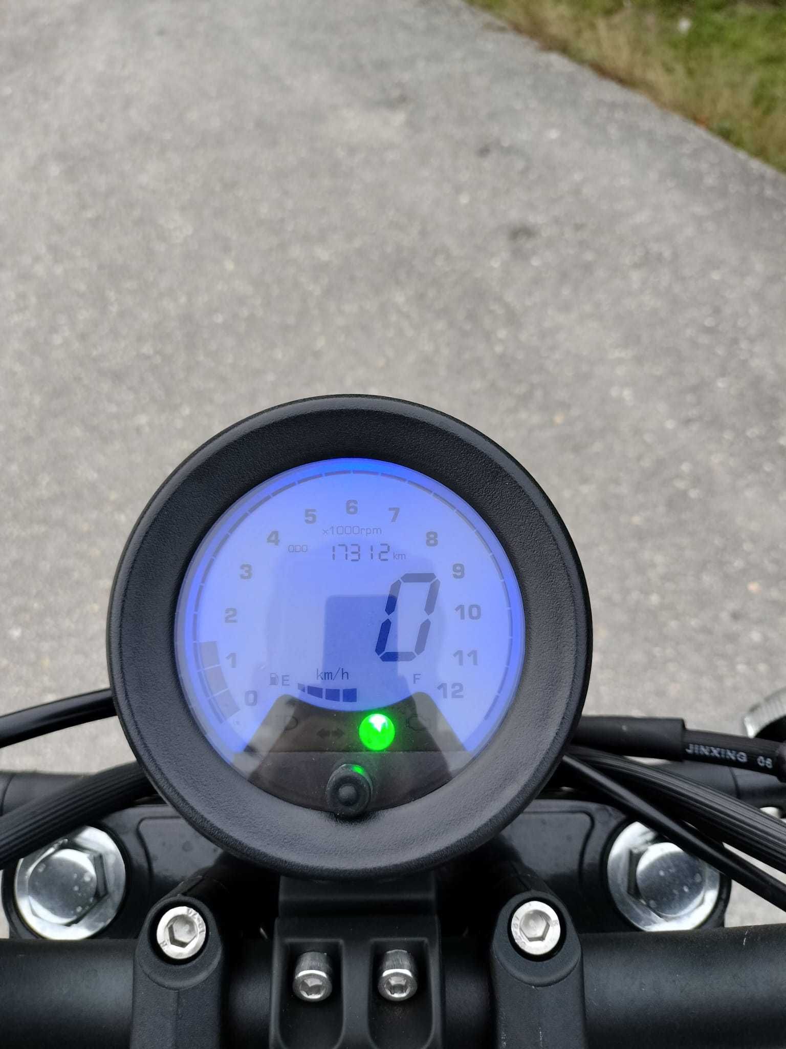 Keeway K-Light 125 - Bem Conservada e Revisões em Dia