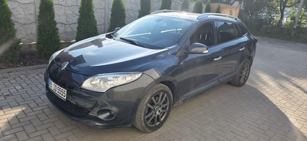 Продаєця Меган війсковим