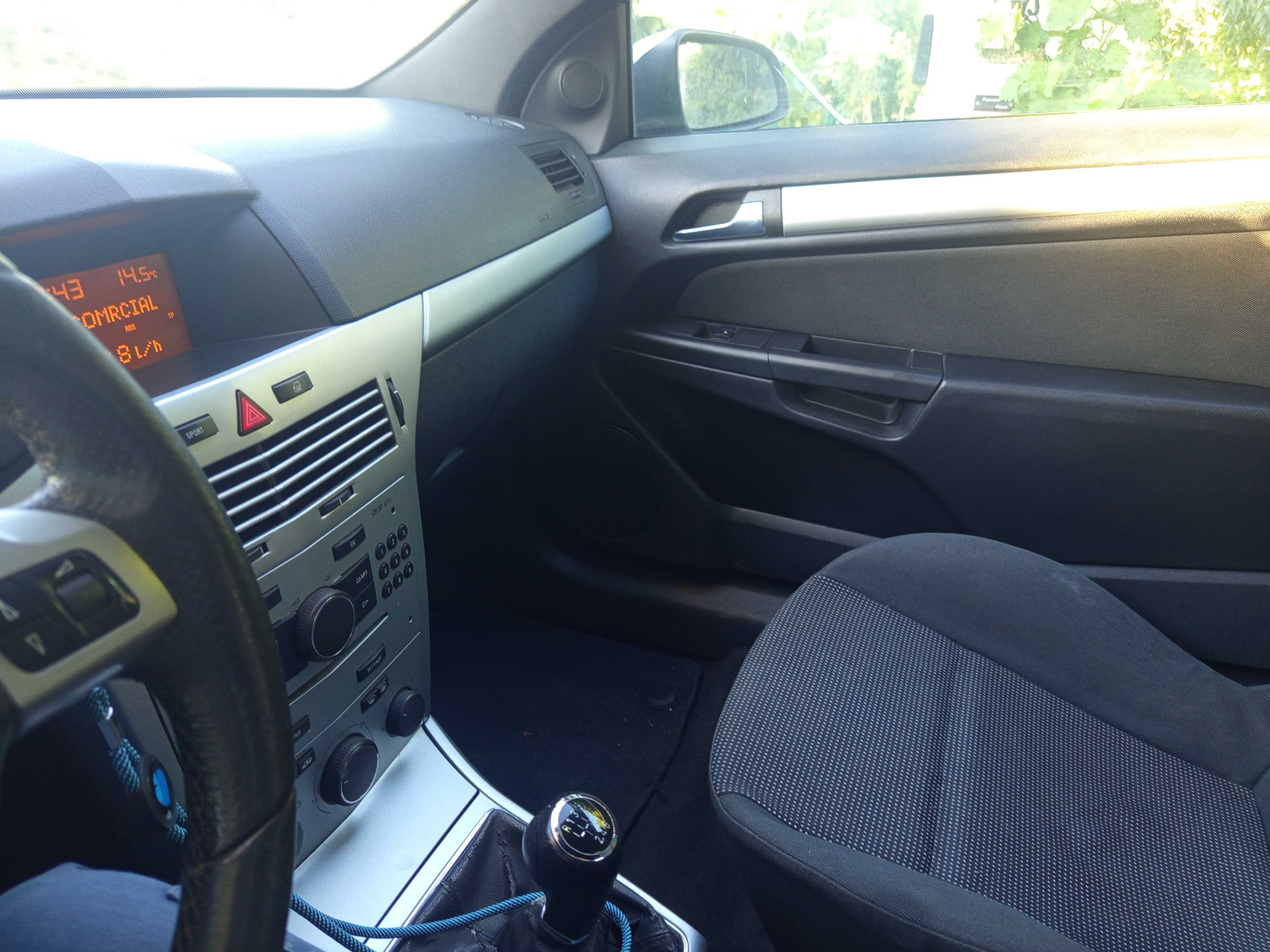 Opel astra gtc 1.7