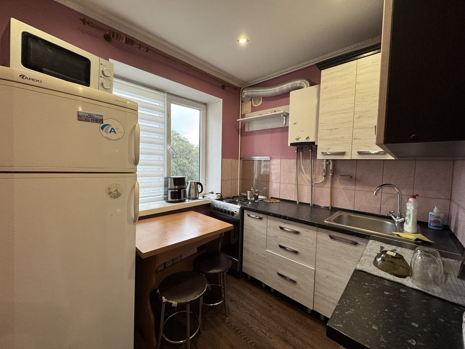 Здам в оренду кімнату для дівчини, р-н Чайки (вул. Князя Романа)