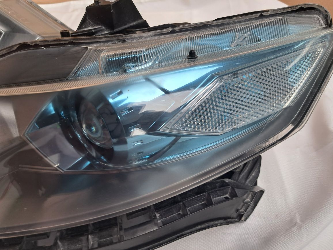 Lampy  Przednie Honda Insight Xenon 2009 r