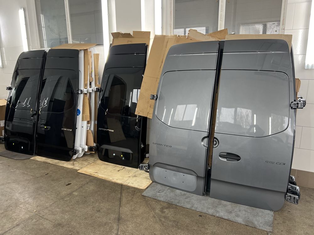 Задні двері сірі асфальт Mercedes Sprinter W907