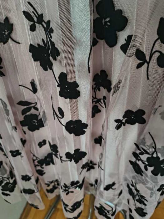 Dwustronna spódnica plisowana tiulowa czarne róże kwiaty pudrowy róż