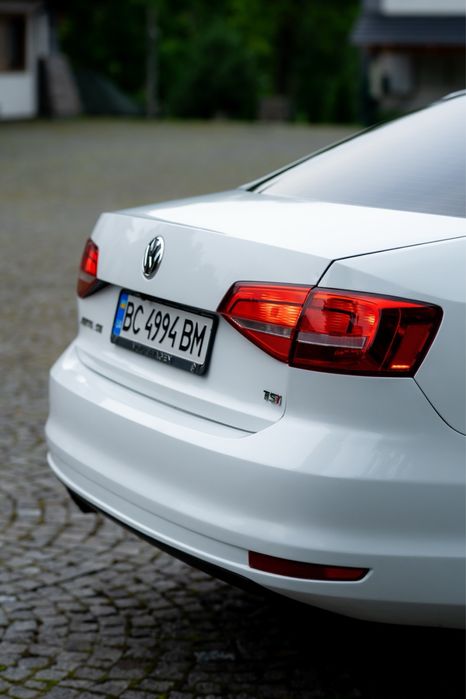 Автомобіль Volkswagen Jetta 2015