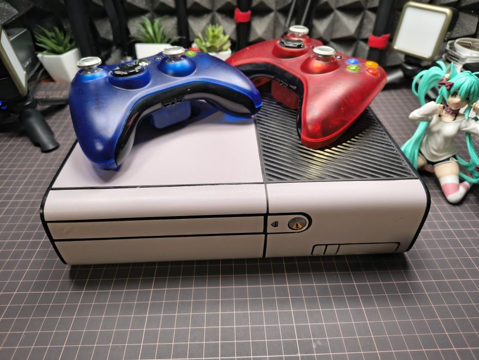 Xbox 360e slim RGH + LT 3.0 Przerobiony Napęd