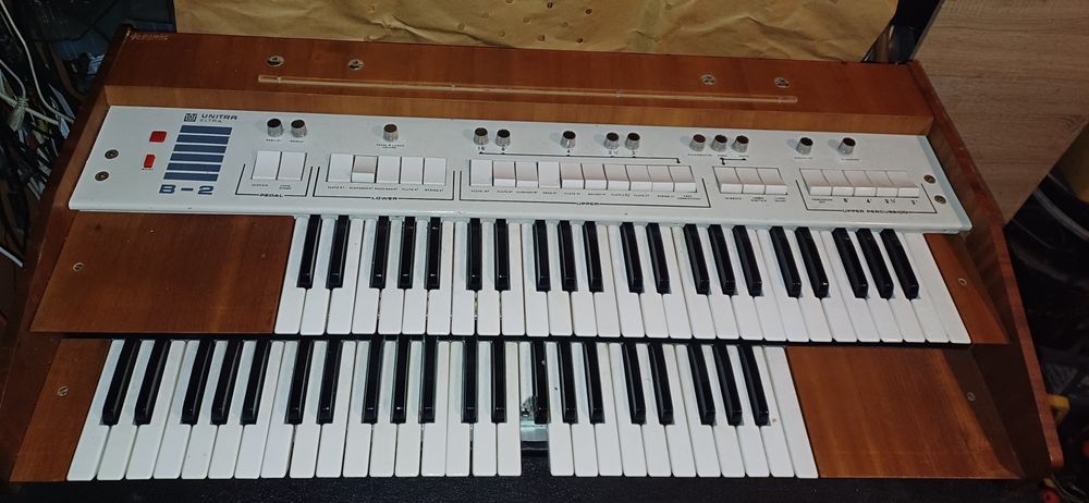 Organy Unitra B2 to organy elektroniczne PRL