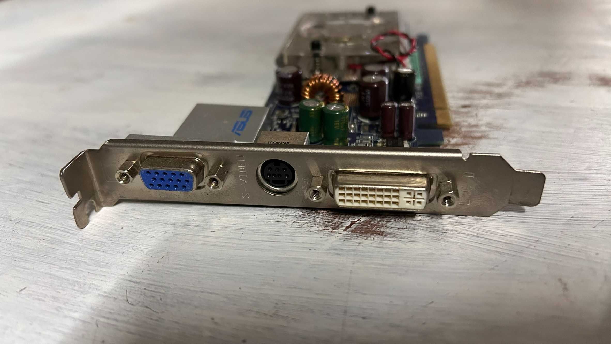Placa Gráfica ASUS EN7300GS – 256MB DDR2