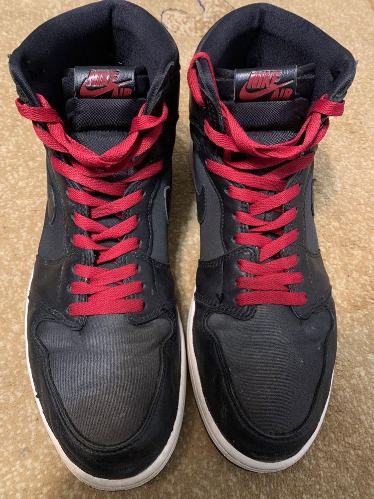 Кросівки Nike Jordan 1 Retro High Black Satin Gym red