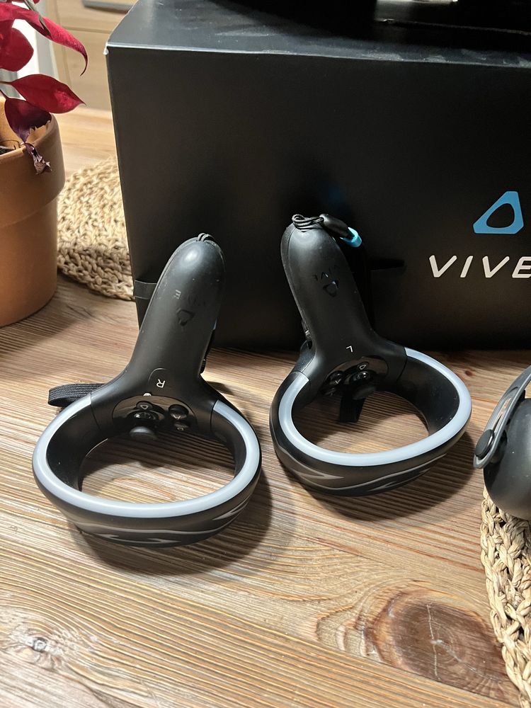 Gogle VR HTC Vive Cosmos WoW jak nowe