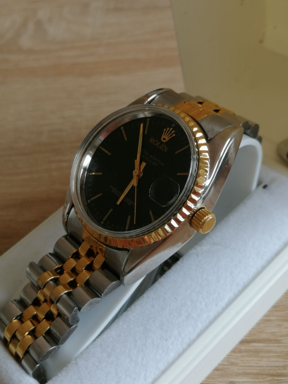 Casio damski plus zegarek gratis z interesującym  design. Sprawdż opis