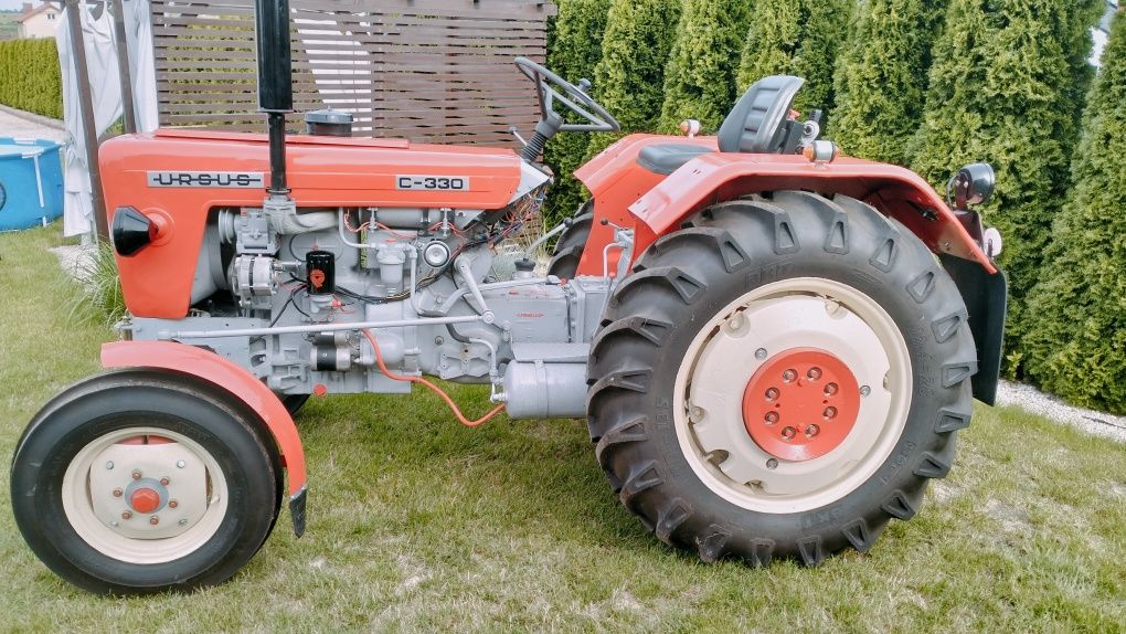 Sprzedam ciągnik C330