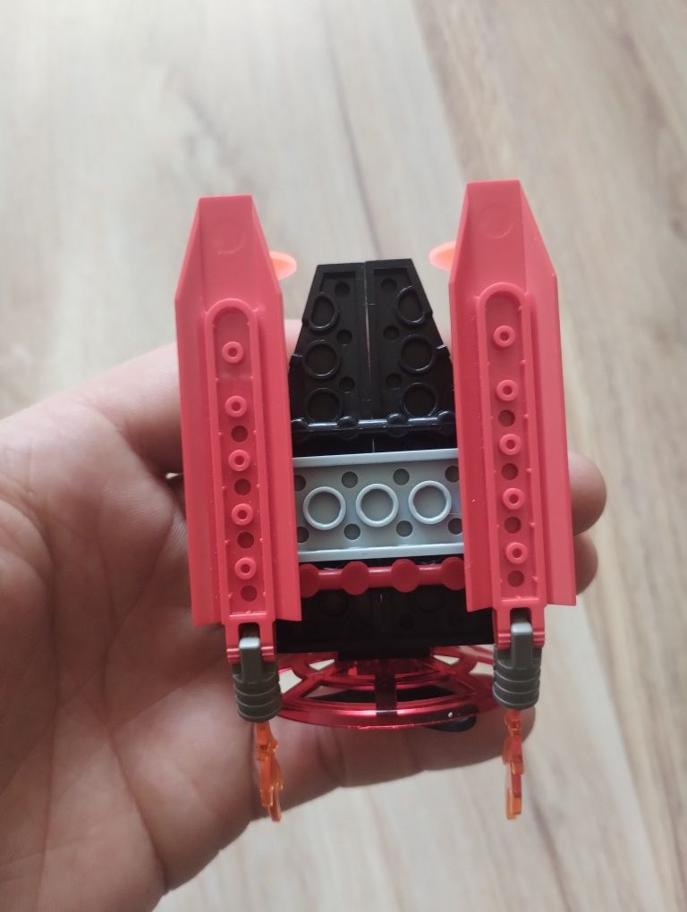 Elementy zestawu LEGO 6771 Ogel Command Striker