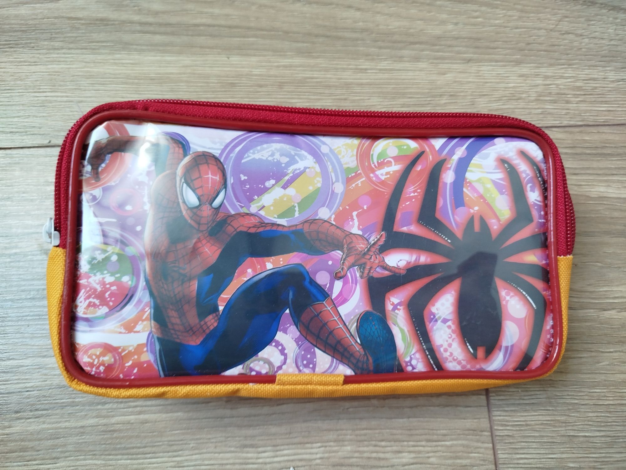 Piórnik Spiderman