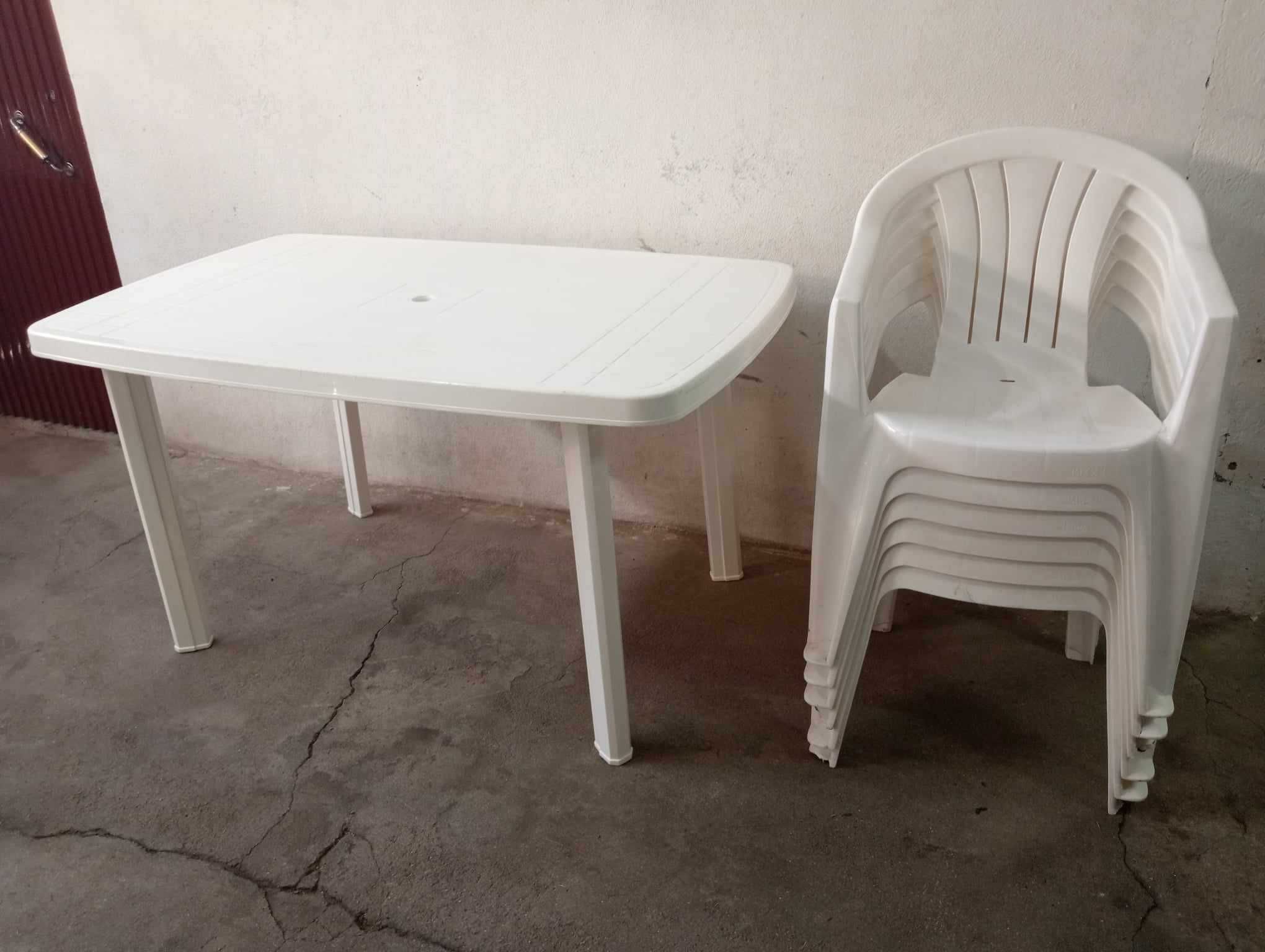 Mesa (cadeiras já vendidas)