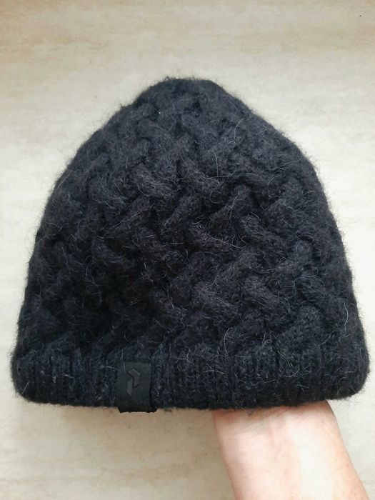 продам шапку Peak  Performance  Швеция