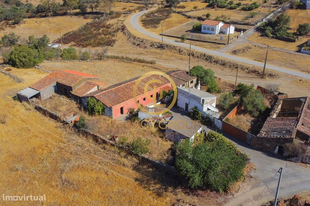 Moradia com terreno em Alcaria Alta - Giões