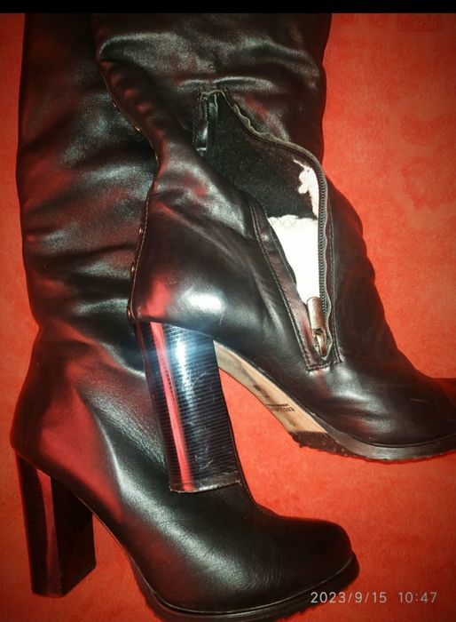 Взуття жіноче різного розміру до 39