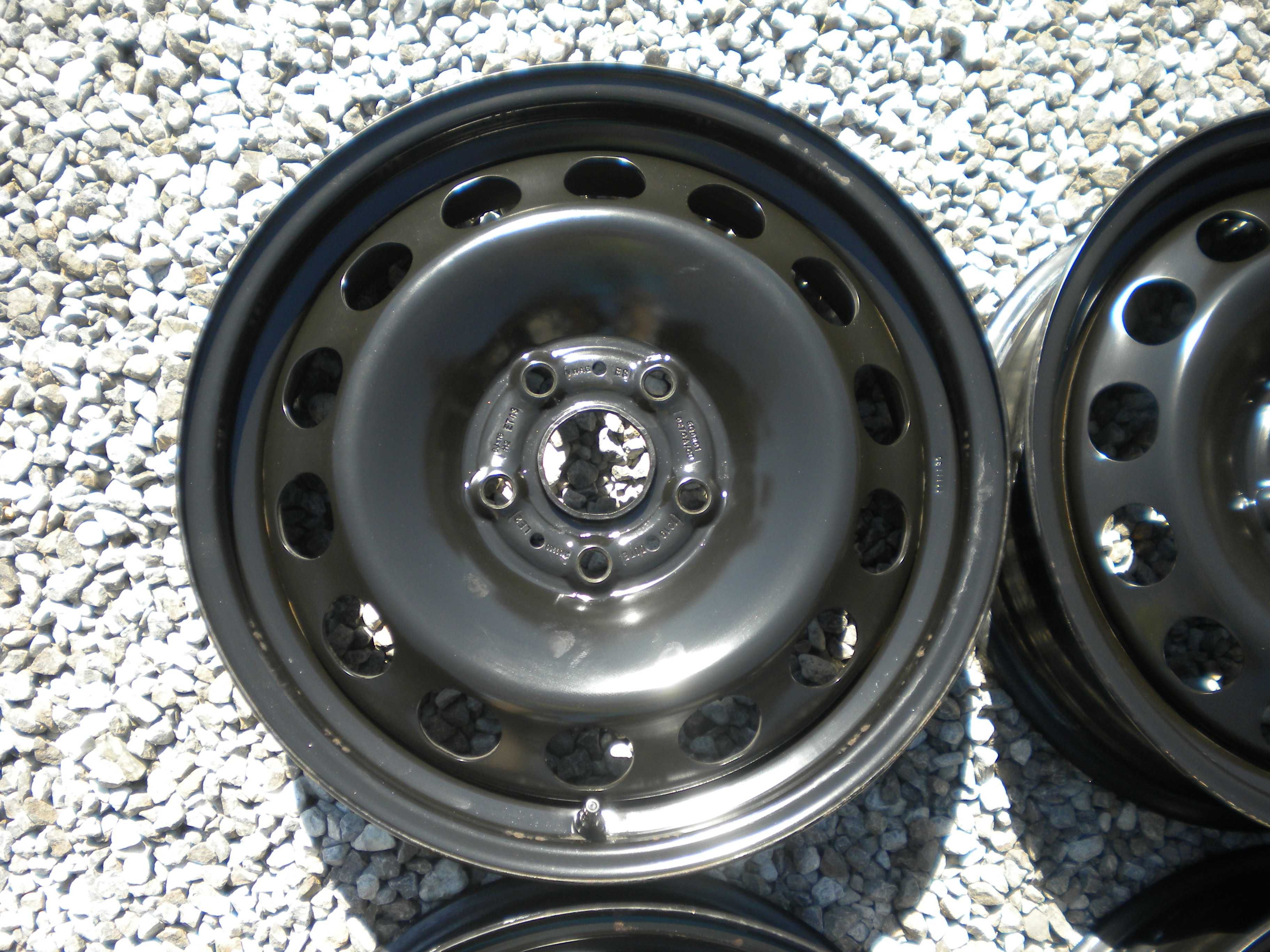 Felgi stalowe 16 5x112 et43 Audi Q2 A4 VW T-Roc Skoda Karoq Seat Ateca