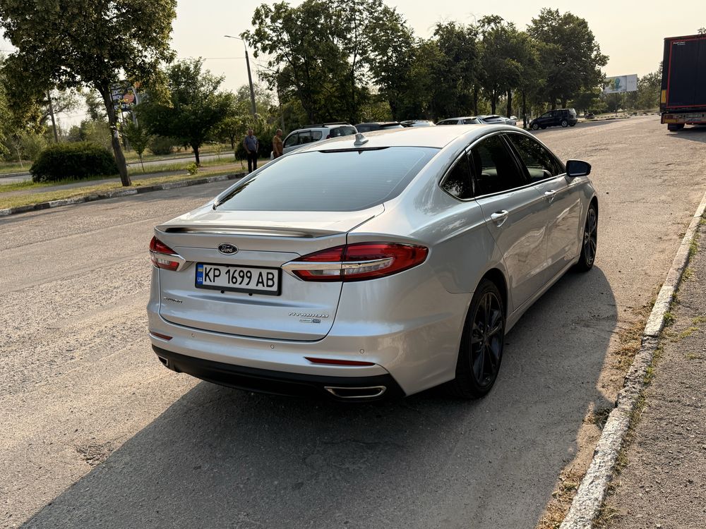 Продам FORD FUSION  2019