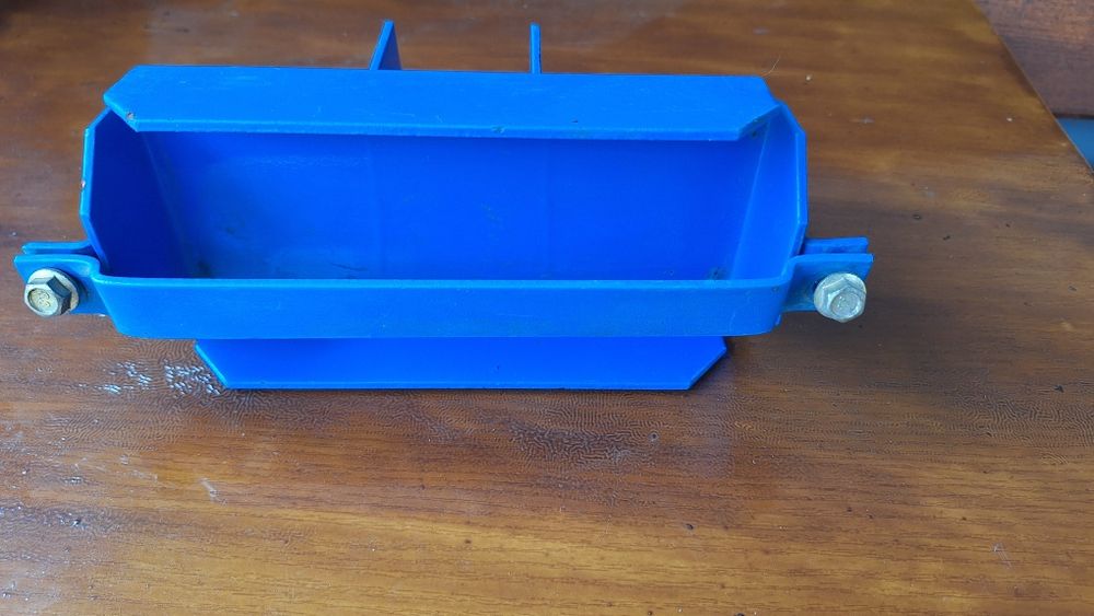 Скринька під АКБ 186F