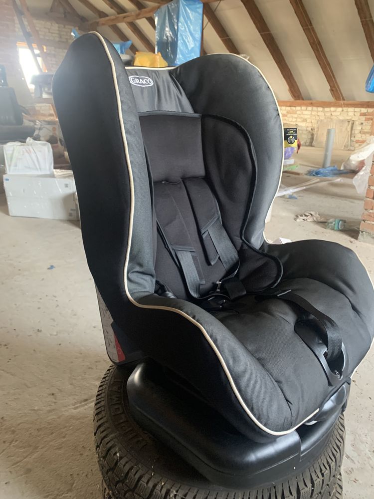 Крісло автомобільне Graco 9-18 кг