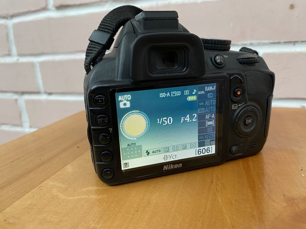 Nikon D3100 со стоковым Объективом 18-55VR Kit + Сумка