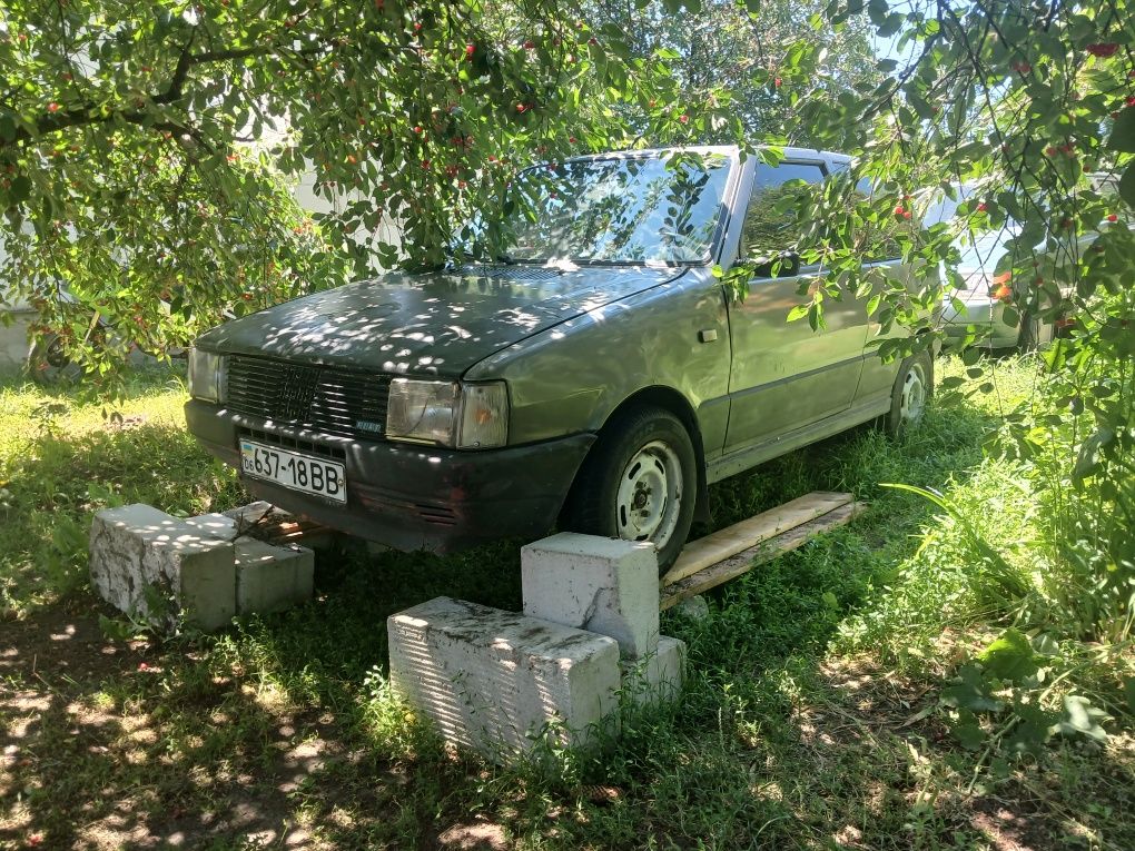 Fiat UNO 1.0 (не на ходу)