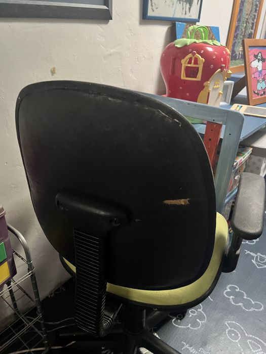 Dou/ofereço artigos/brinquedos de criança variados