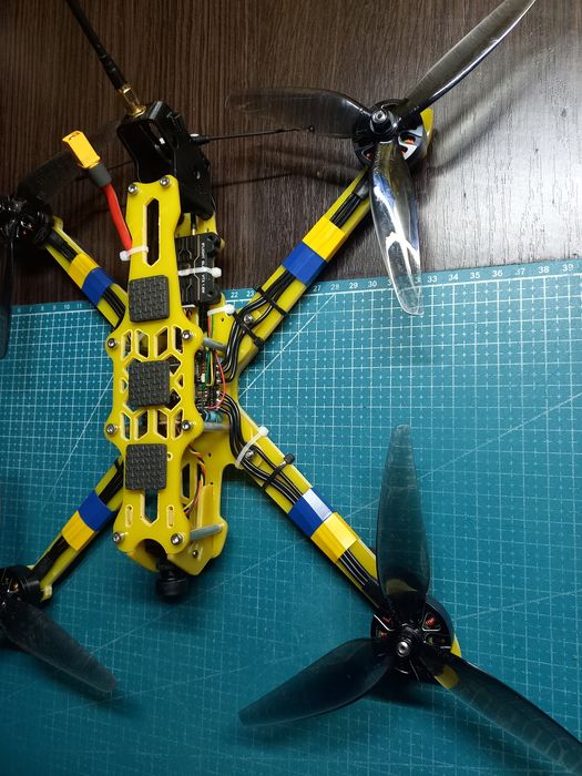 ФПВ  дрон 7 дюймів