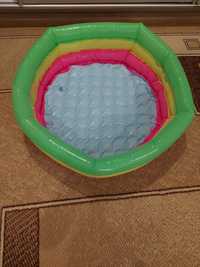 Продам надувний басейн для купання,желет та круг
