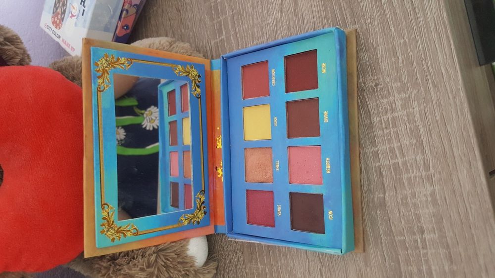 Lime Crime Venus 1