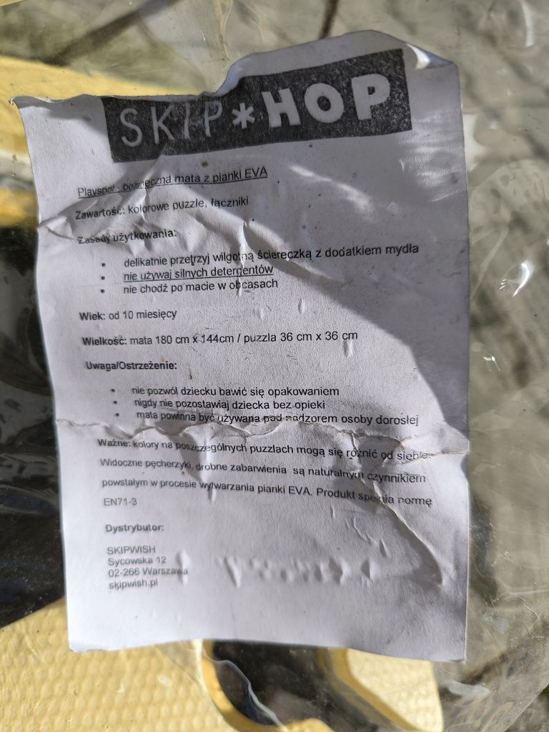 Skip Hop mata piankowa dla dzieci z gadżetami
