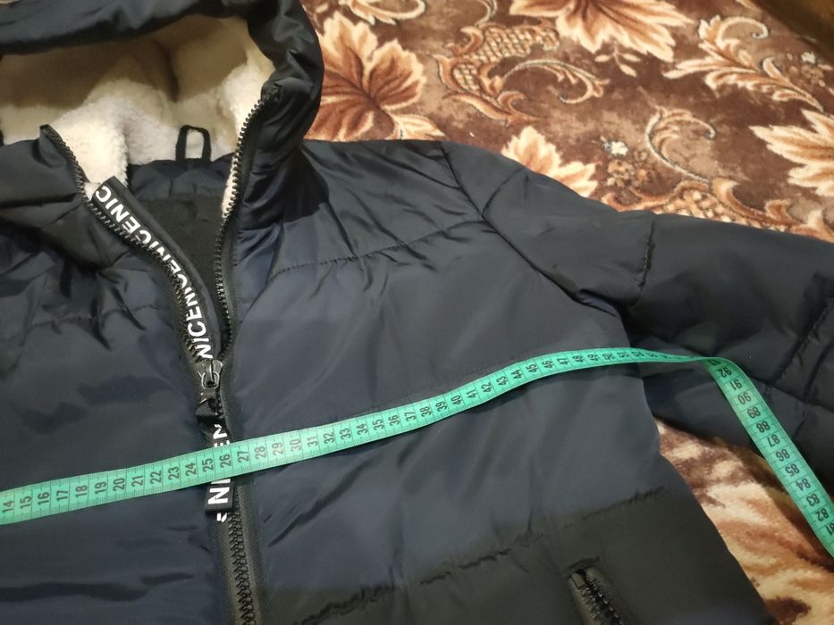 Зимова жіноча курточка