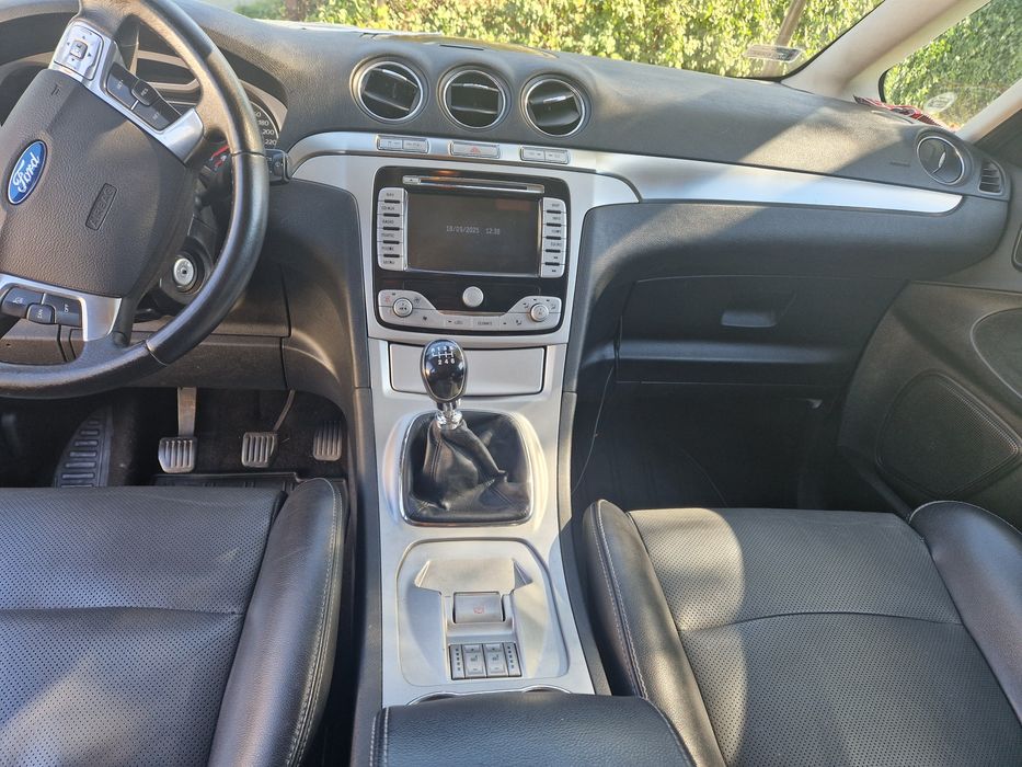 7 osobowy Ford Smax  2008 rok 2.0 TDCI