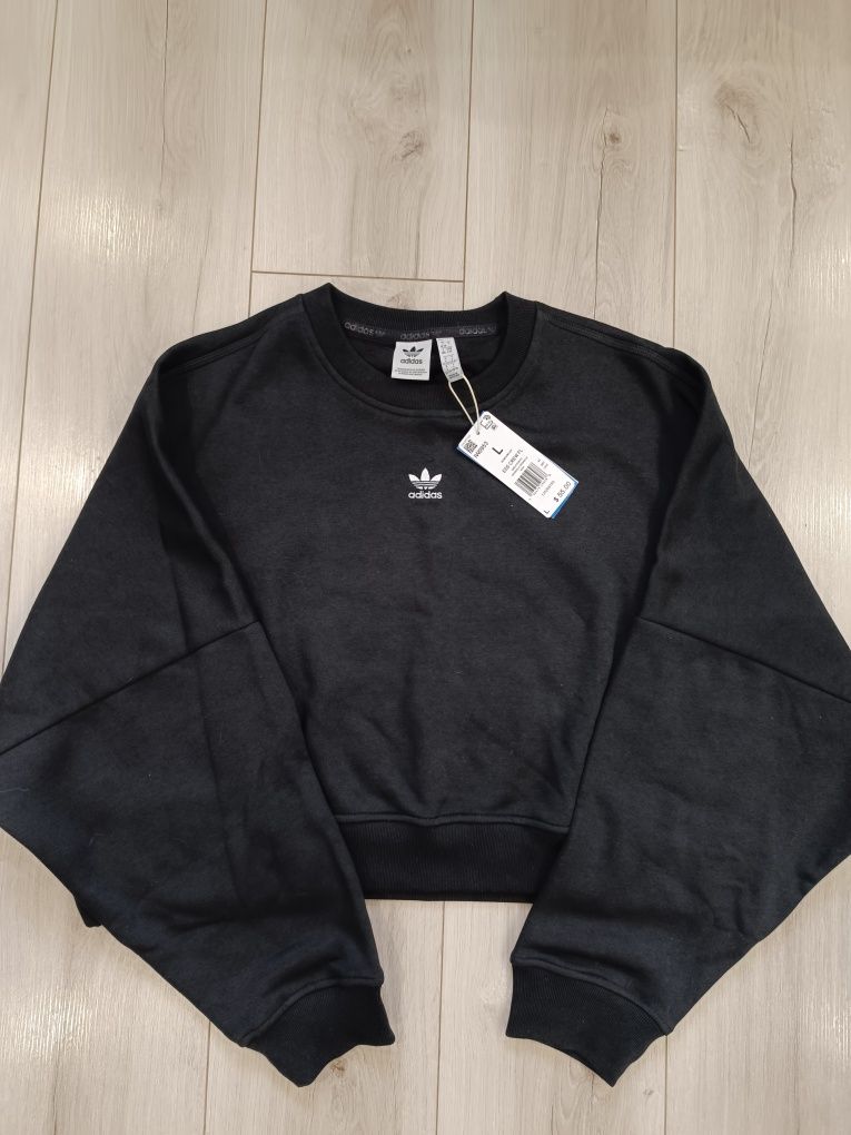 Кофта adidas Originals
жіноча колір чорний однотонна IW0953
