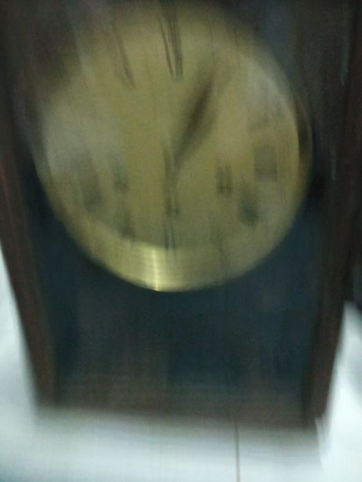 Dois relógios da reguladora. com duas músicas. a trabalhar. Os dois 12