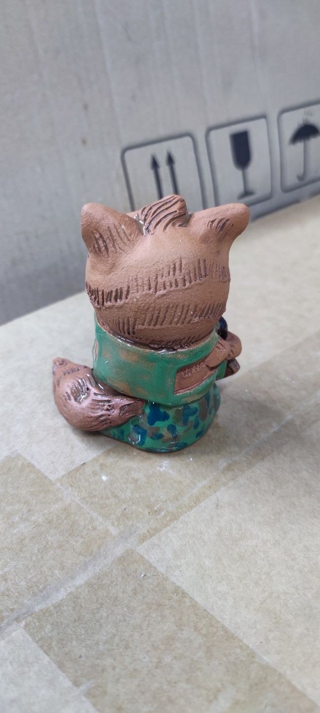 Котик з глини на подарунок