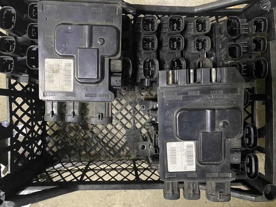 Модуль акумулятора запобіжник блок датчик Рено Меган 3 Сценик 3