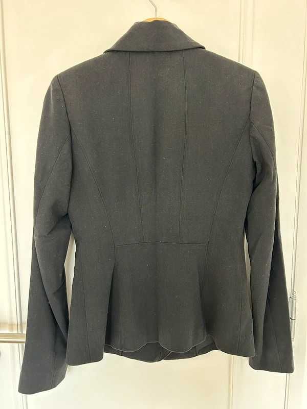 Blazer Tahari Preto