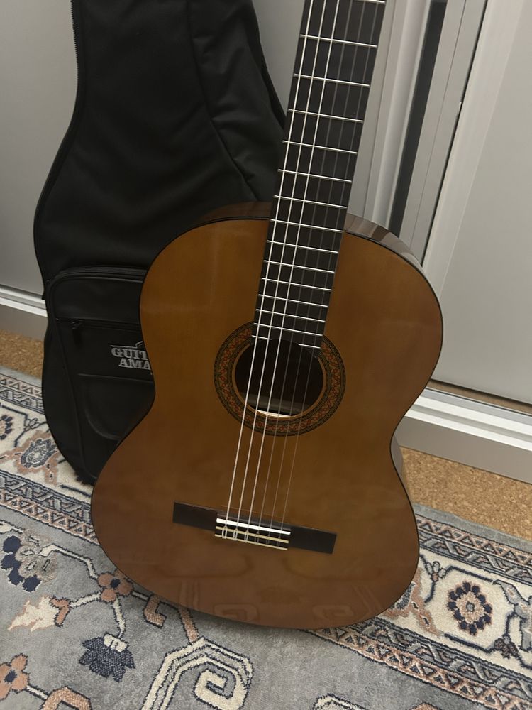 Guitarra nova, Yamaha c40