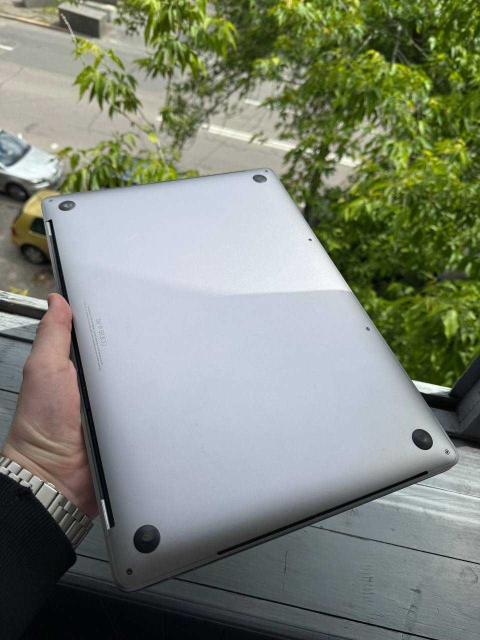 Apple Macbook Pro 15 2018 i7 2.6Ghz (32gb RAM / 1tb SSD) A1990