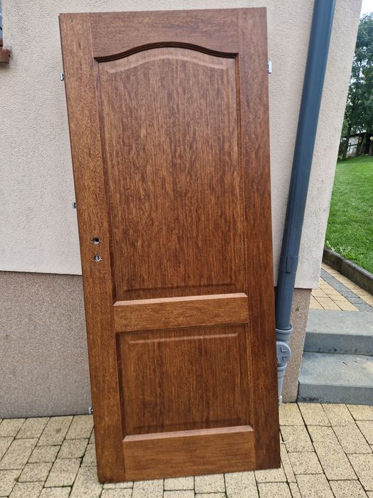 Drzwi 80   z ościeżnica lewe lub prawe