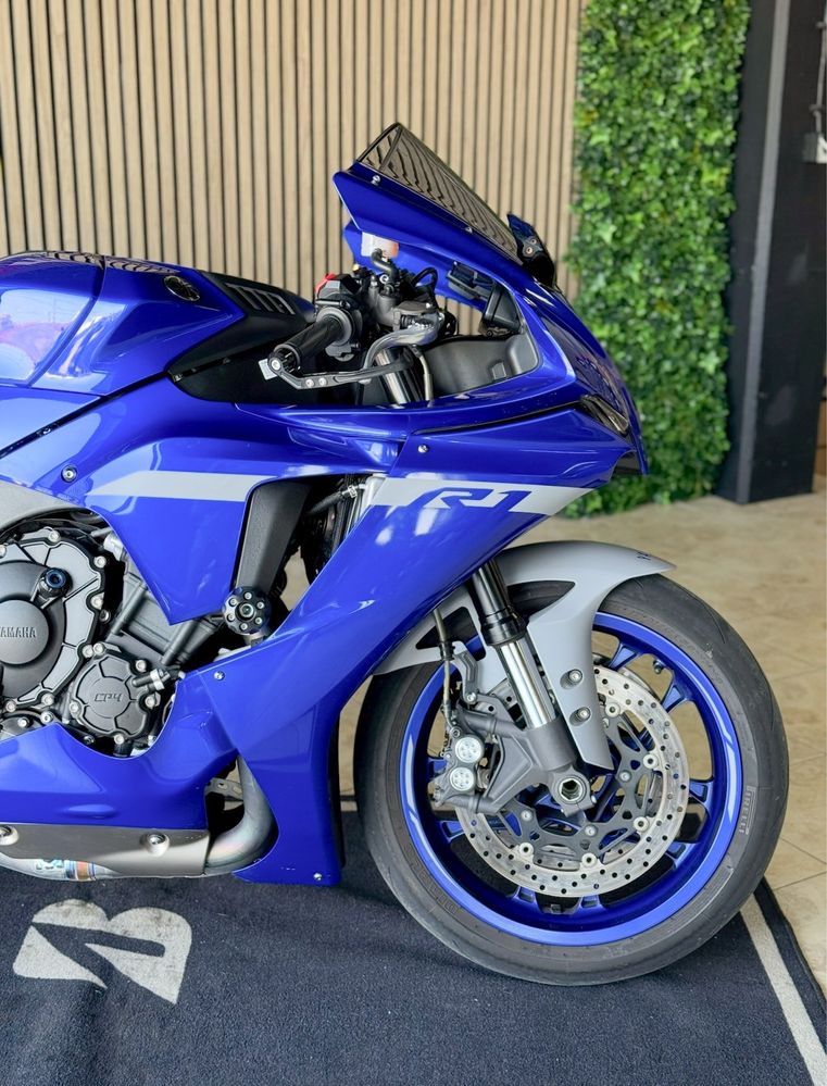 Yamaha R1 Akrapovic