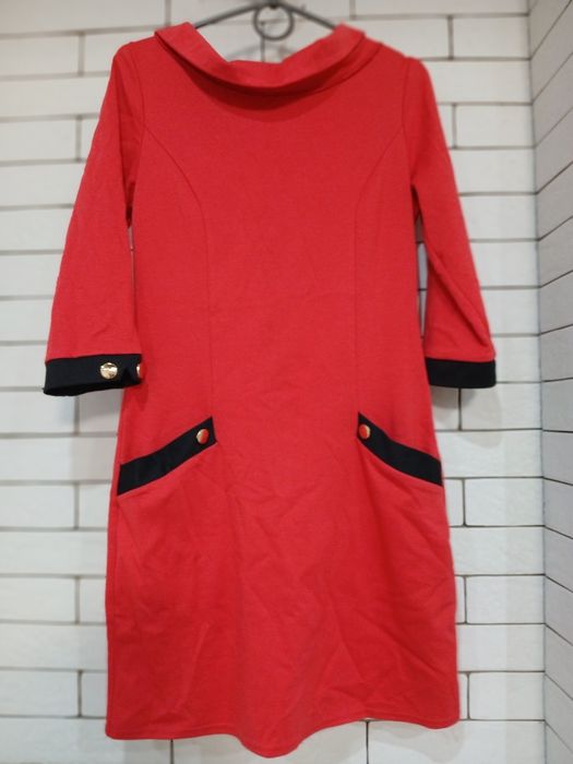 Продаю платье женскую