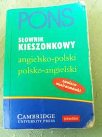 Słownik kieszonkowy angielsko-polski i polsko-angielski.