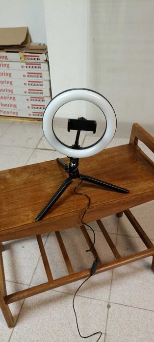 Tripé com anel de luz